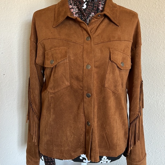 Mystree Fringe back faux suede Shacket- NWT - Picture 4 of 11